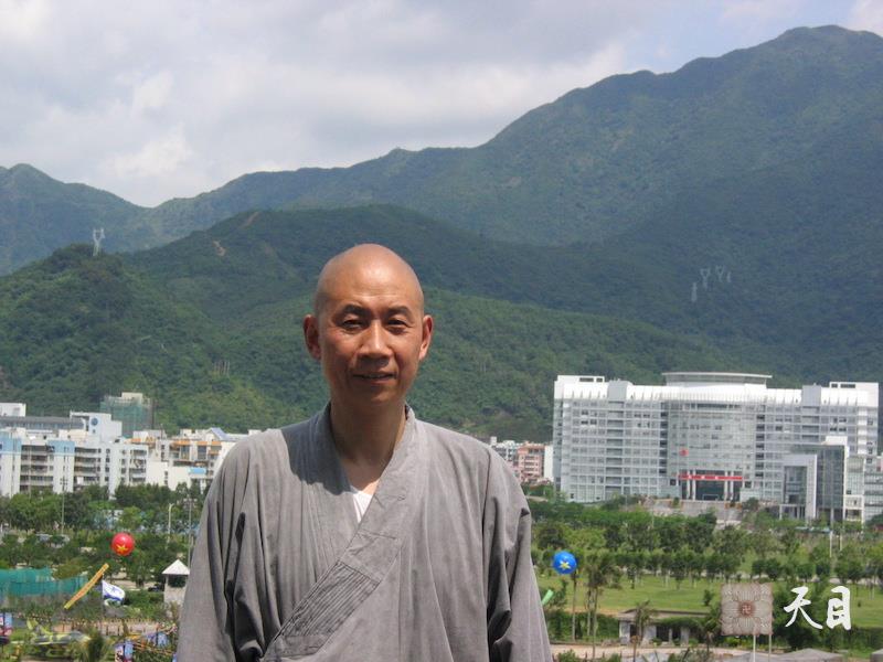 20060506圣观法师陪同戒全长老深圳参观明斯克号航空母舰（三）