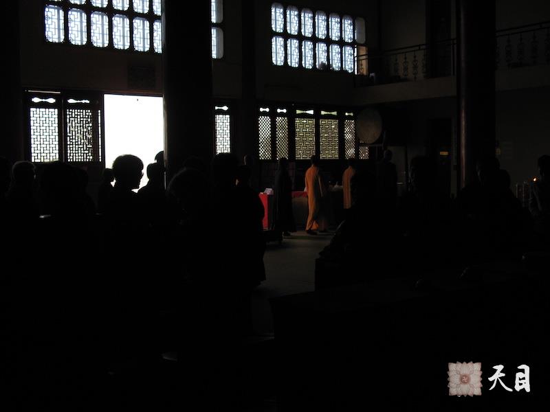 20060605圣观法师在江西宜春化成寺领众过堂