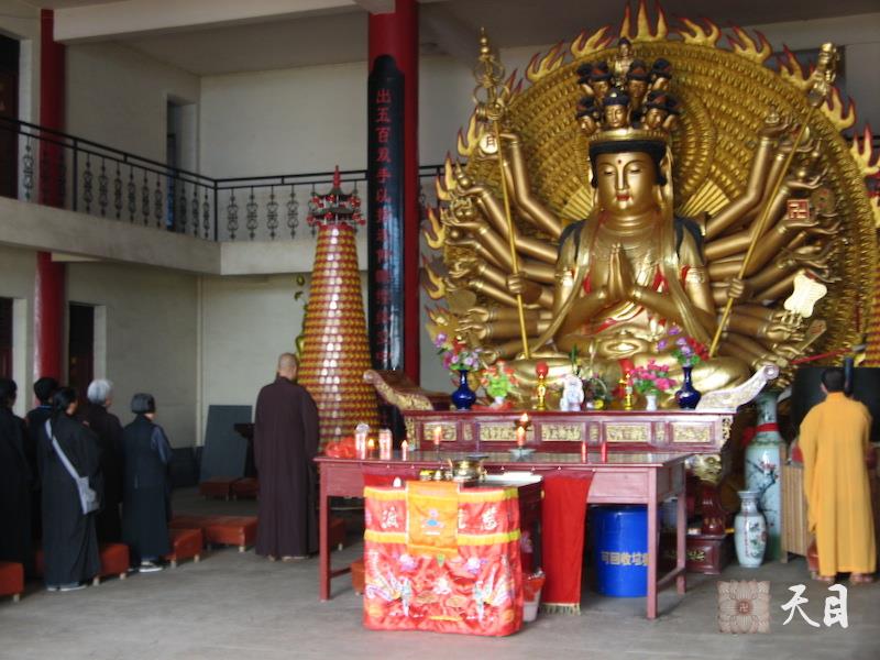 20060605圣观法师在江西宜春化成寺领众过堂