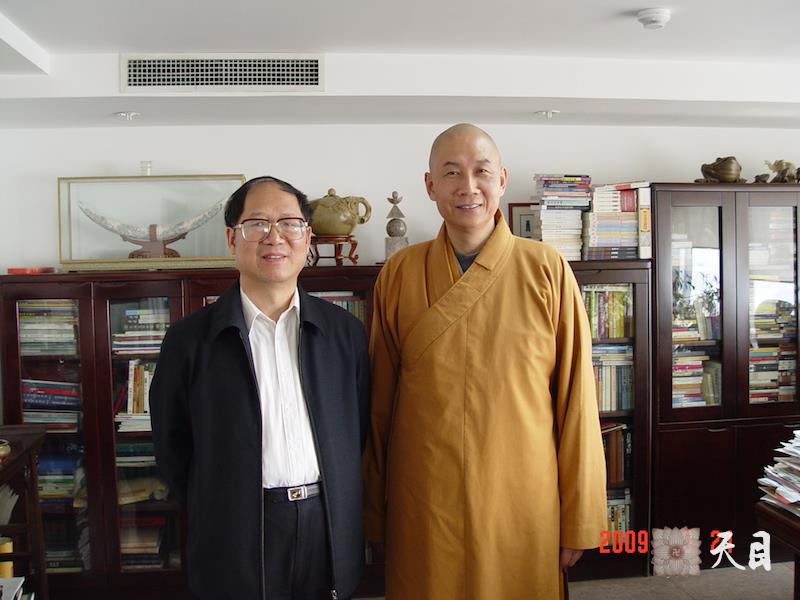 20090321圣观法师和胡德华相聚在北京韩勃办公室和怡新素食馆1