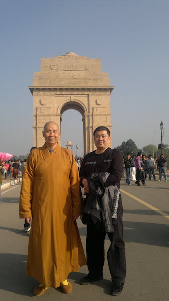 20110101圣观法师和心一居士在印度新德里