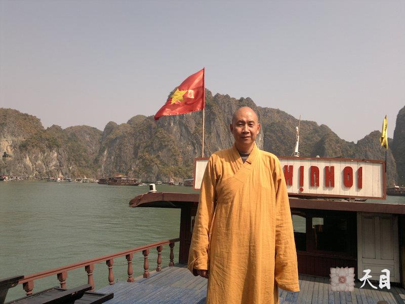 20110204-10圣观法师应果愿居士的供养在越南云游（一）