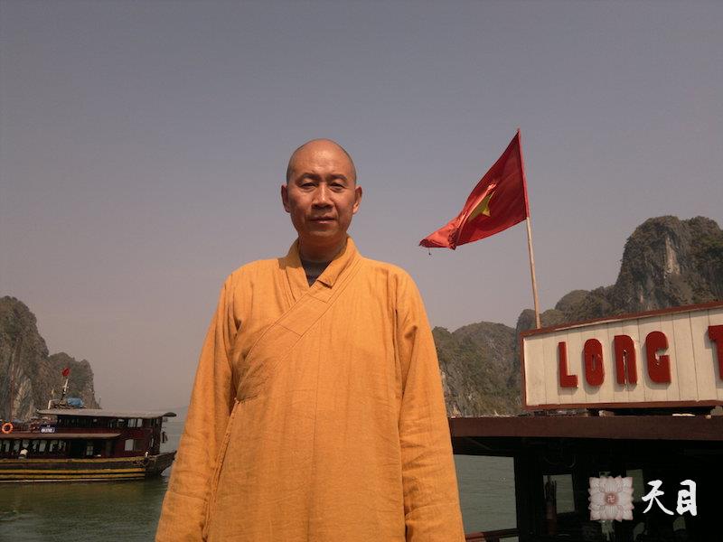 20110204-10圣观法师应果愿居士的供养在越南云游（一）