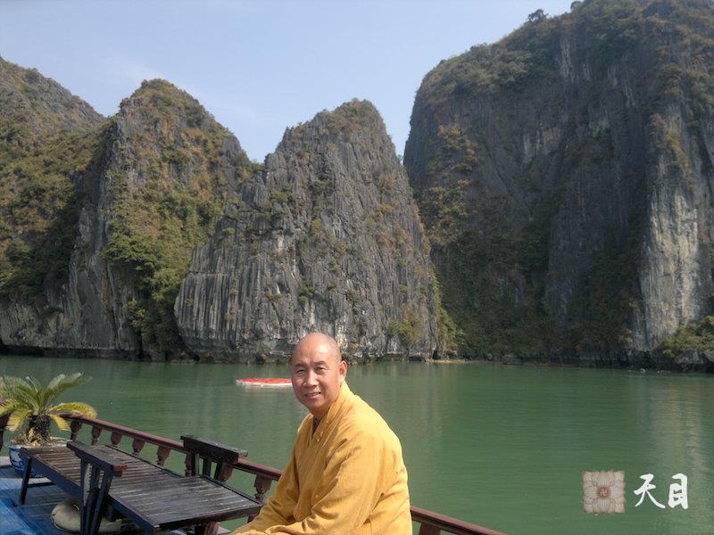 20110204-10圣观法师应果愿居士的供养在越南云游（一）