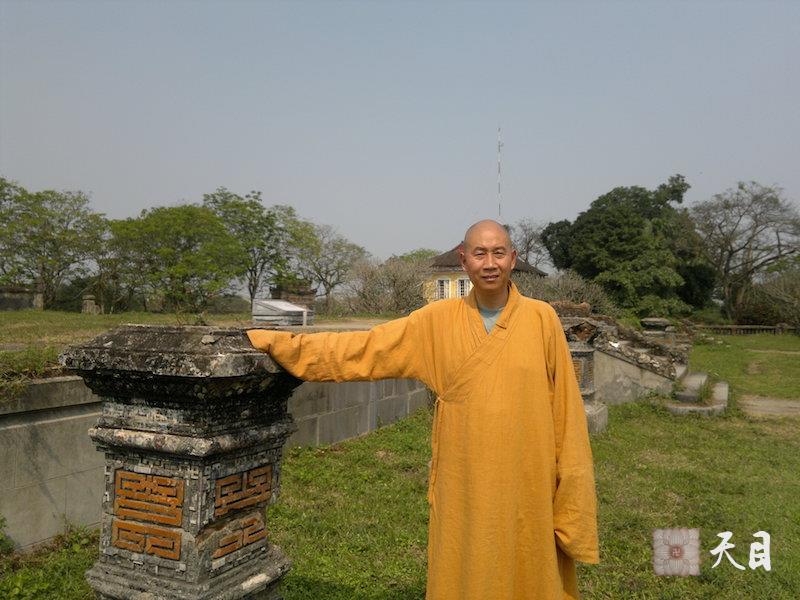 20110204-10圣观法师应果愿居士的供养在越南云游（二）