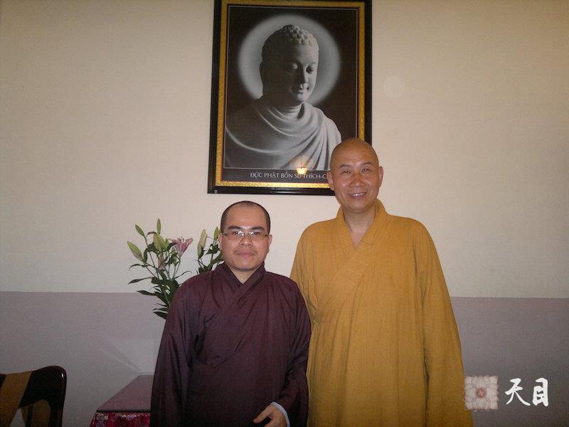 20110204-10圣观法师应果愿居士的供养在越南云游（二）