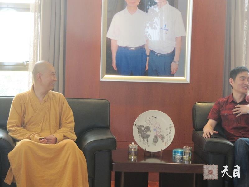 20110521圣观法师在温州姜伟的圣邦科技公司给信众开示