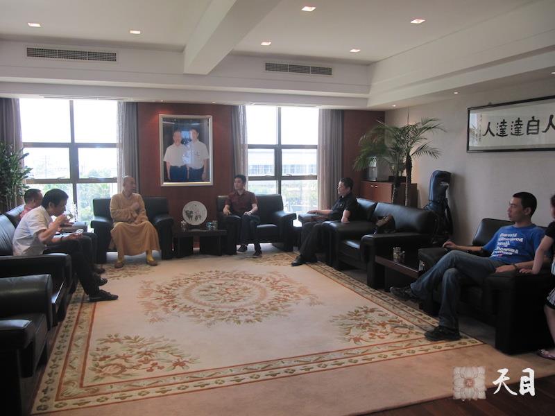 20110521圣观法师在温州姜伟的圣邦科技公司给信众开示