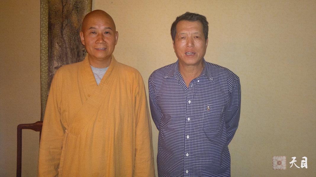 20110922圣观法师和赵二军相聚在北京富强胡同6号和福慧慈缘素食馆