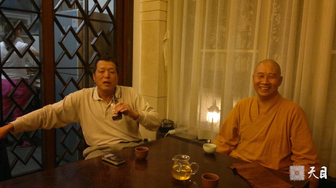 20111113圣观法师和赵二军等信众相聚在广州绿茵岛精舍