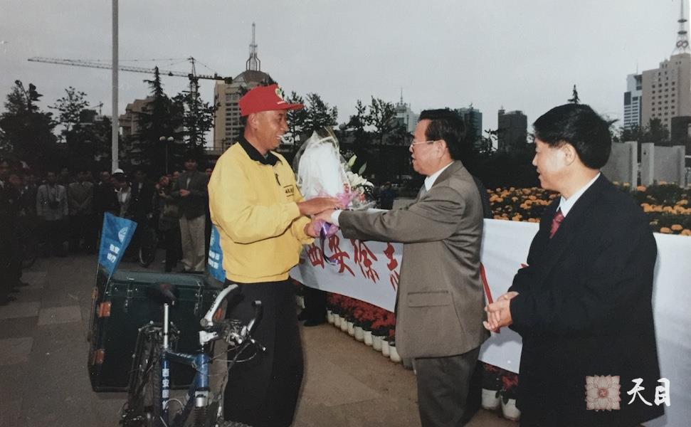 199905徐志强（出家前的圣观法师）参加昆明世园会1