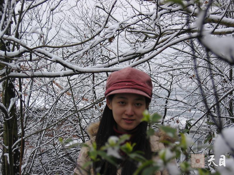 20060313果实（出家前的果实法师）居士在江西宜春化成寺拍摄雪景1
