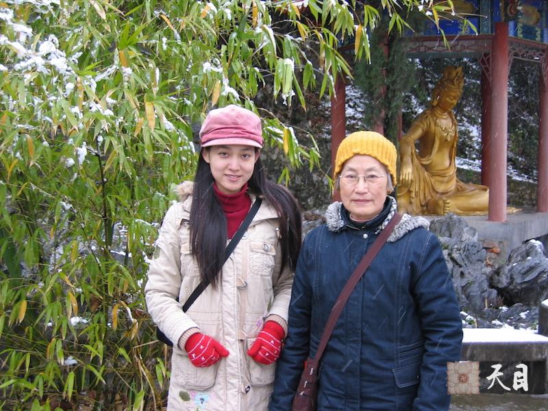20060313果实（出家前的果实法师）居士在江西宜春化成寺拍摄雪景2