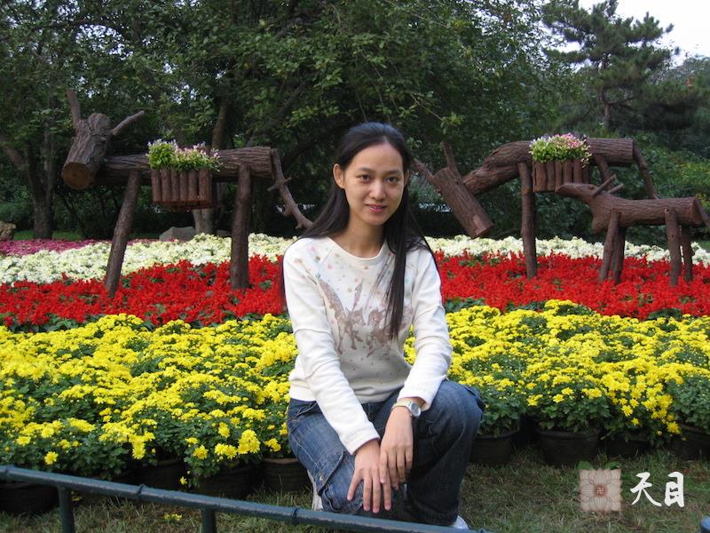 20061011果实（出家前的果实法师）居士在北京香山公园