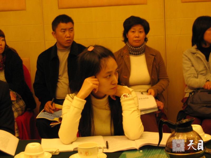 20071028果实（出家前的果实法师）居士在北京嘉言论坛后和周舵老师常阳居士李海居士合影