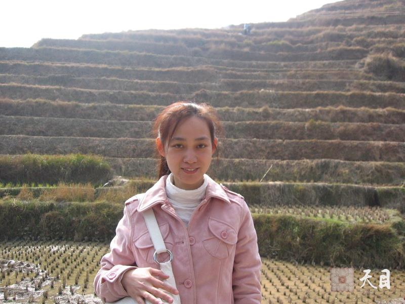 20080109果实（出家前的果实法师）居士在龙脊梯田
