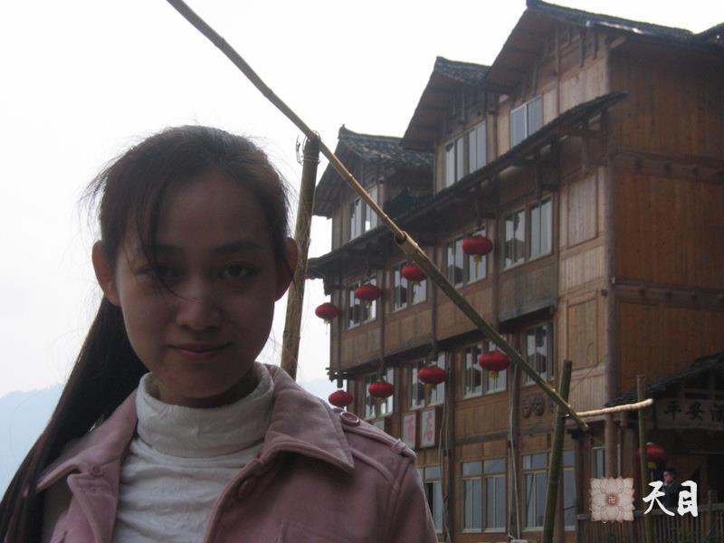 20080109果实（出家前的果实法师）居士在龙脊梯田