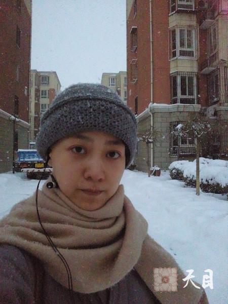20100103果实法师在北京大雪天里应张凤芹居士供养露雨轩茶馆1