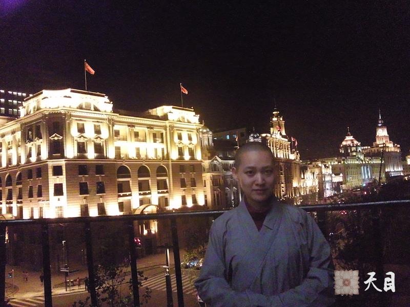 20100517果实法师和常阳居士在上海外滩