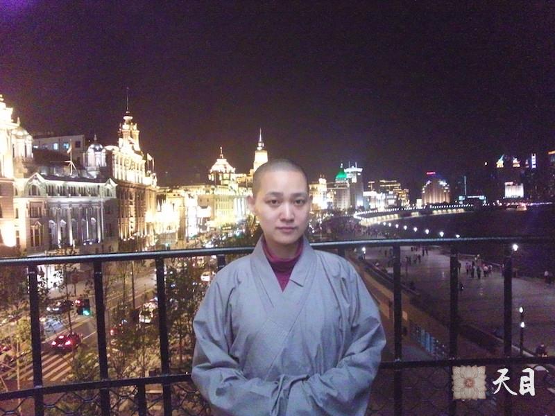 20100517果实法师和常阳居士在上海外滩