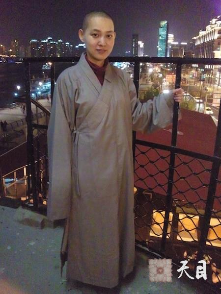 20100517果实法师和常阳居士在上海外滩