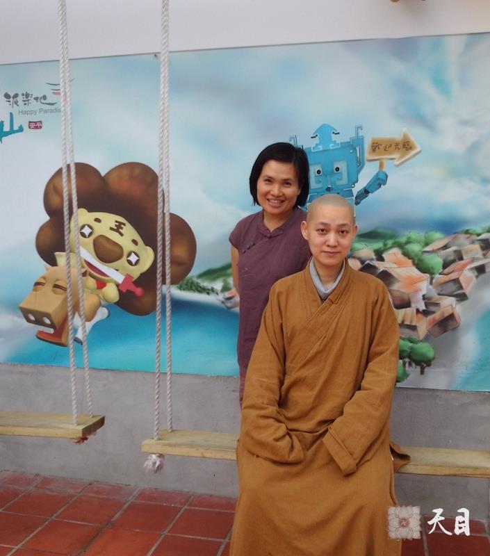 20140411果实法师在常净居士护持下游台南安平老街