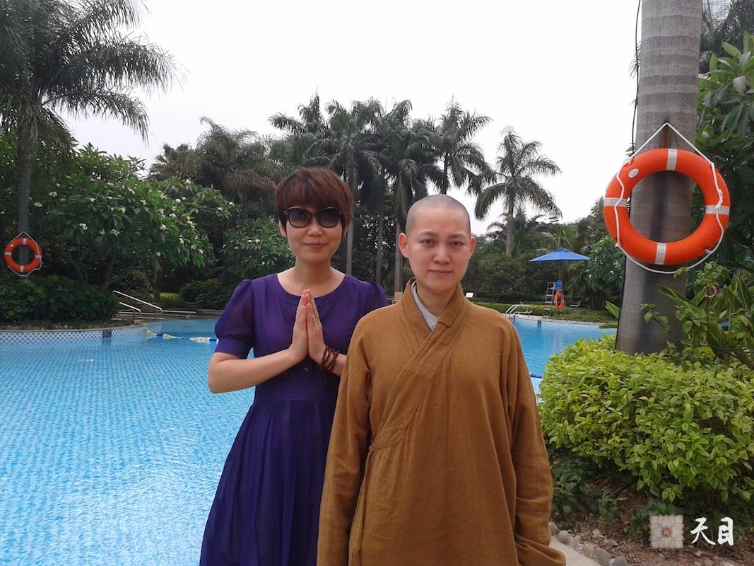 20140604果实法师在广州香格里拉游泳池边经行观想恩师圣观法师