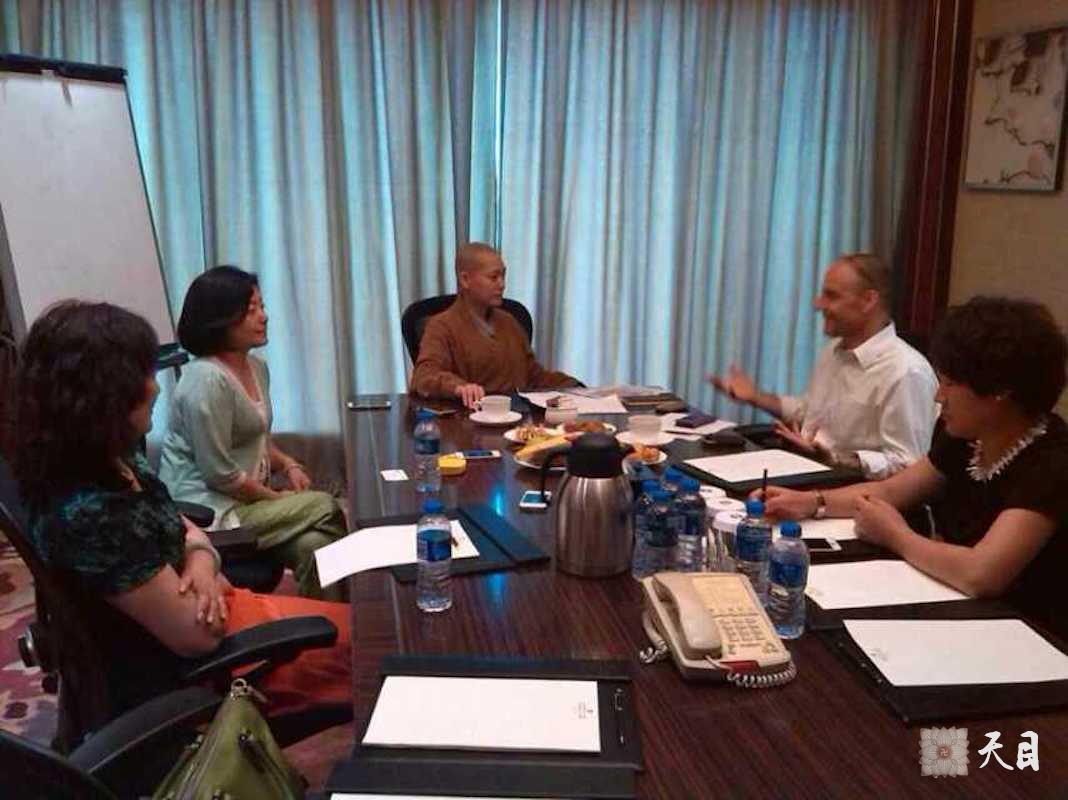 20140613果实法师在广州香格里拉双语给包德宝讲佛法