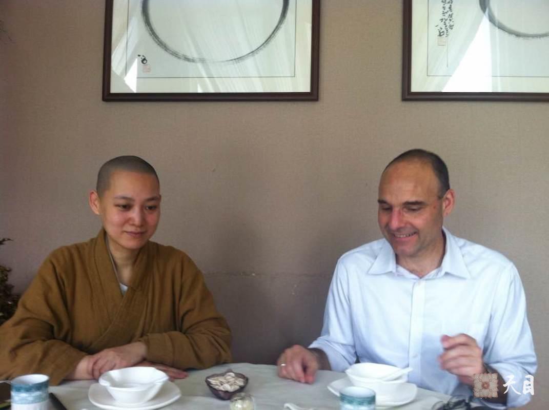 20140619果实法师在广州应包德宝供养怡新素食馆午饭