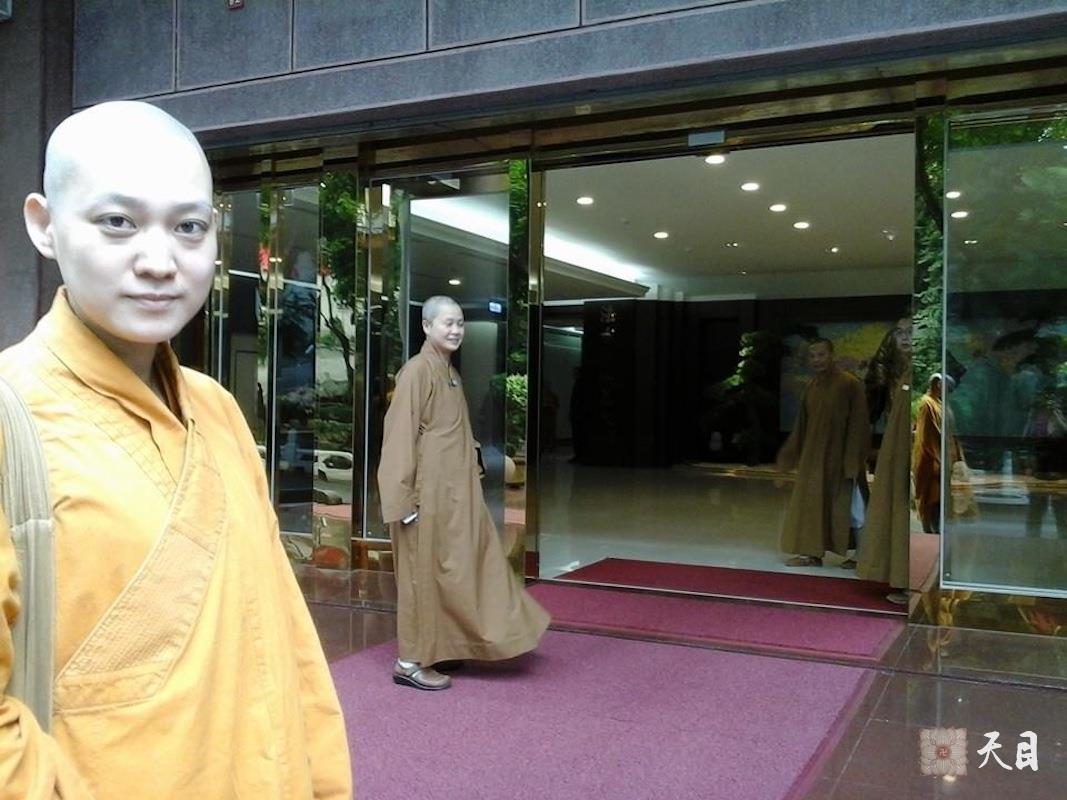 20140729果实法师在台湾到高雄佛光山亲近礼请星云长老开示加持恩师圣观法师