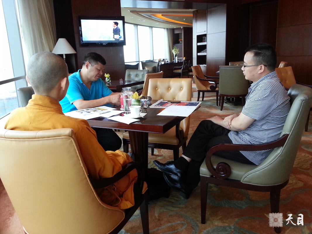 20140822果实法师在温州聘请弟子律师给恩师圣观法师代理受阻