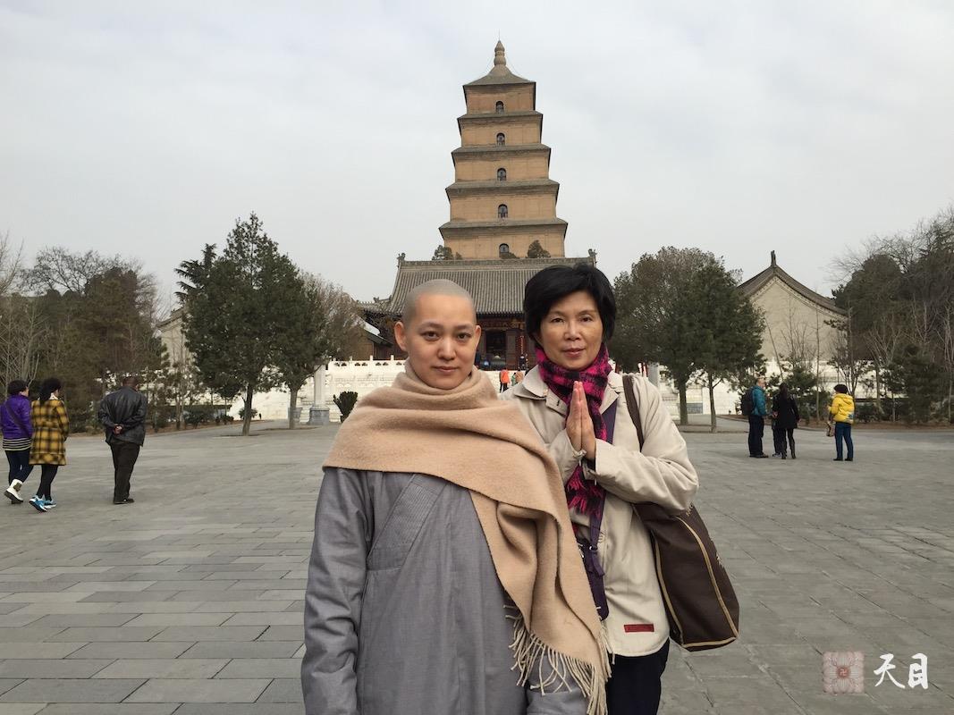 20150215果实法师带领果芳居士到西安大慈恩寺瞻仰大雁塔1