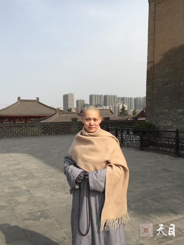 20150215果实法师带领果芳居士到西安大慈恩寺瞻仰大雁塔2