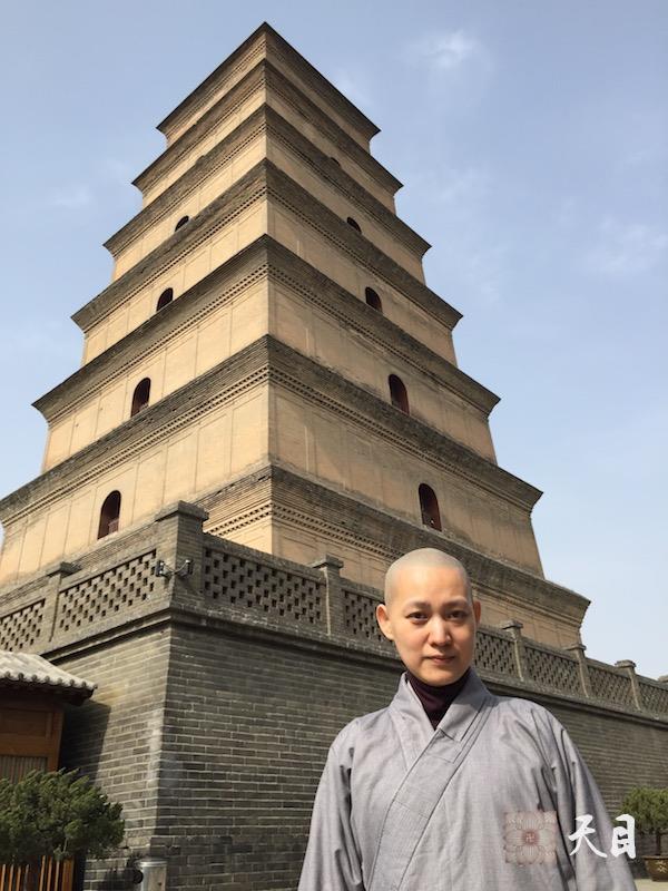 20150215果实法师带领果芳居士到西安大慈恩寺瞻仰大雁塔1