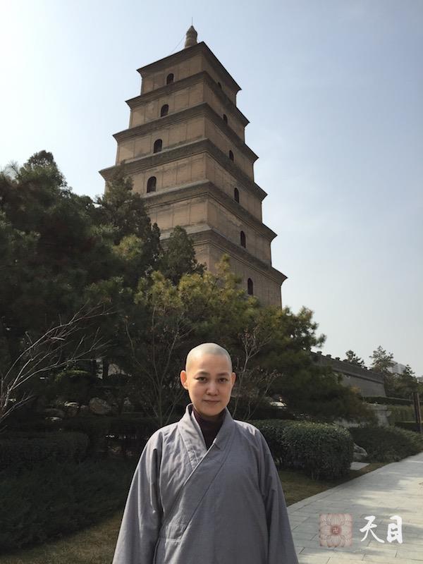 20150215果实法师带领果芳居士到西安大慈恩寺瞻仰大雁塔1