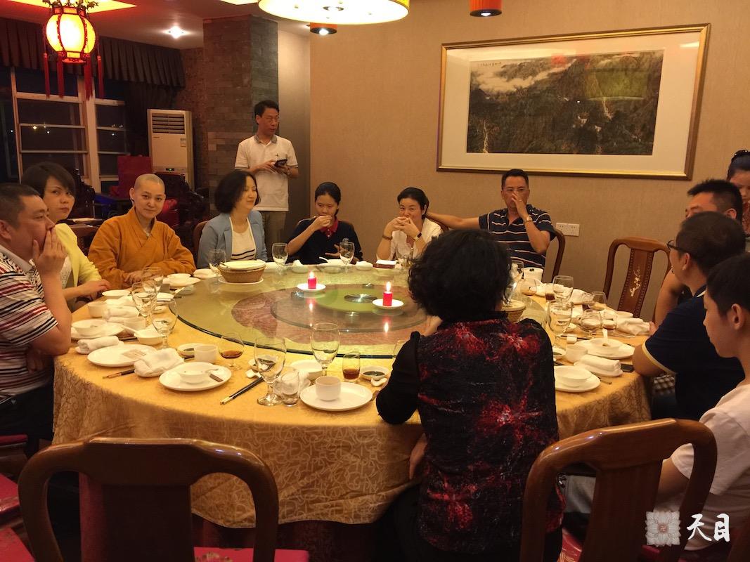 20150430果实法师应心敬果贞居士夫妇供养广州六合茶居给恩师圣观法师祈福