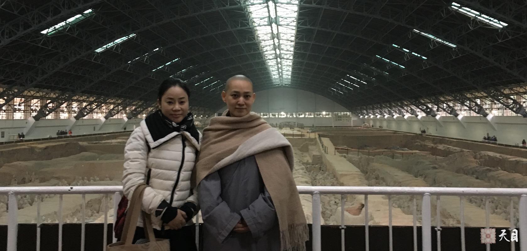 20151119果实法师西安常意居士护持下参观兵马俑