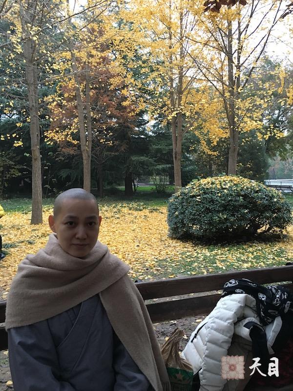 20151119果实法师西安常意居士护持下参观兵马俑