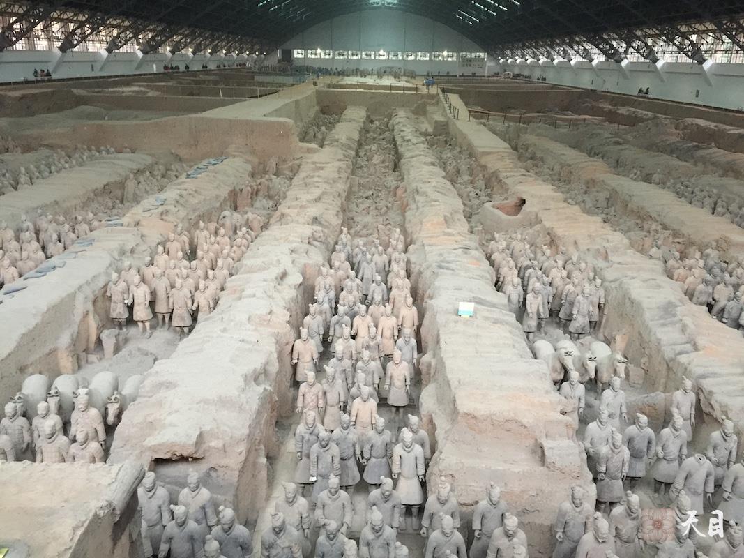 20151119果实法师西安常意居士护持下参观兵马俑