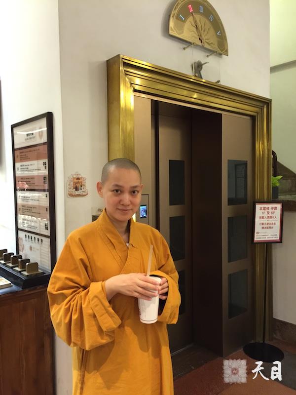 20160604果实法师应果芳居士供养台南林百货选素食