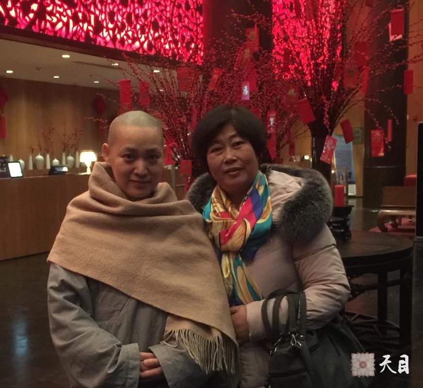 20170129果实法师春节自美回国和常香法师常顺居士常好居士在西安威斯汀给恩师圣观法师祈福
