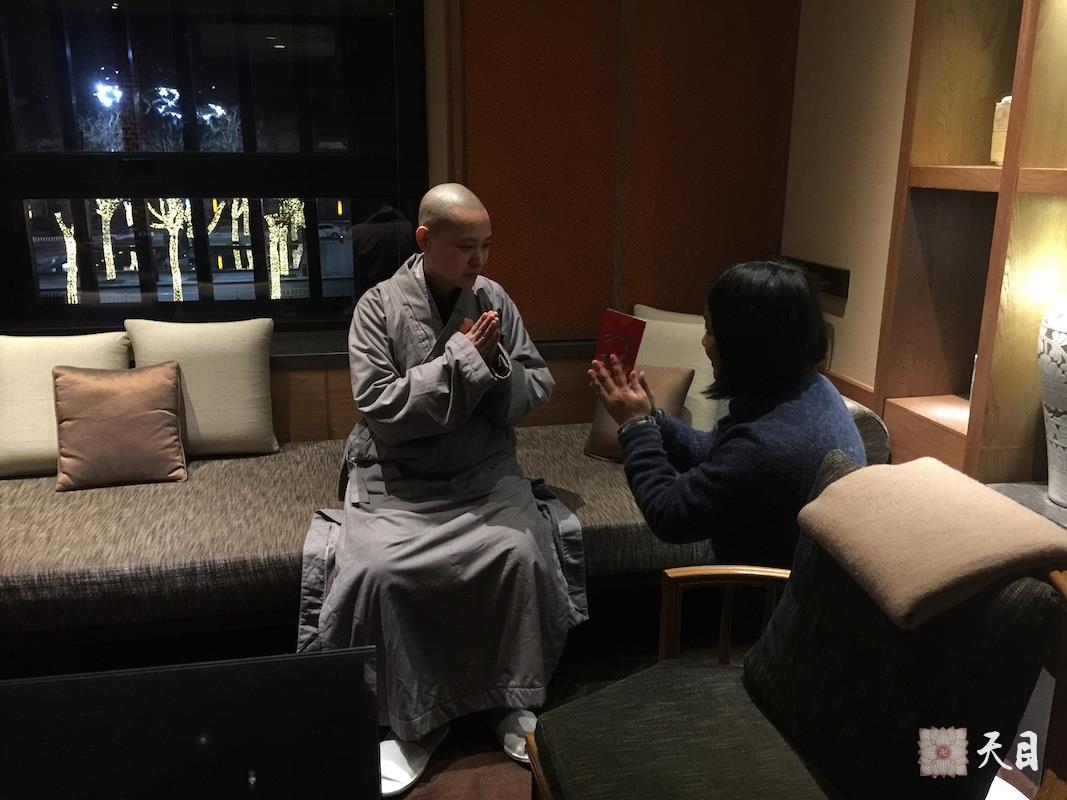 20170129果实法师春节自美回国和常香法师常顺居士常好居士在西安威斯汀给恩师圣观法师祈福