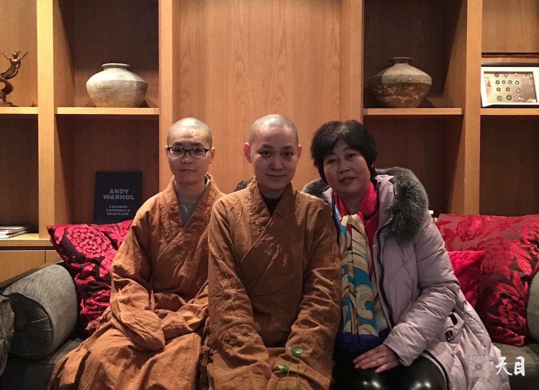 20170131果实法师和常香法师常顺居士常好居士在西安威斯汀给恩师圣观法师祈福