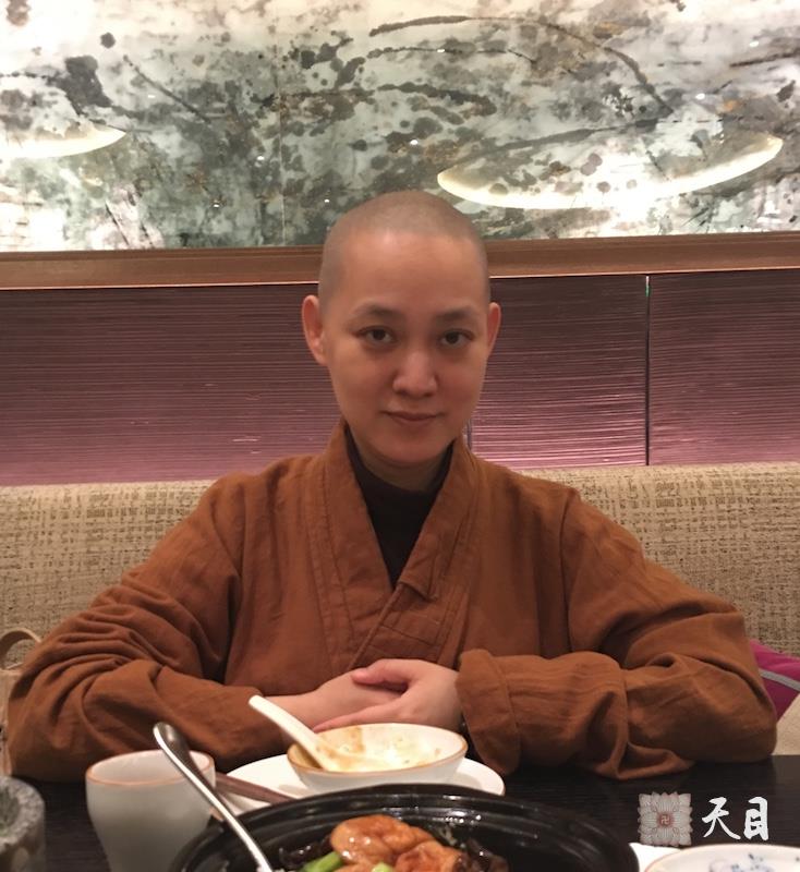 20170225-0301果实法师在常顺常意居士的护持下在杭州弘法给恩师圣观法师祈福