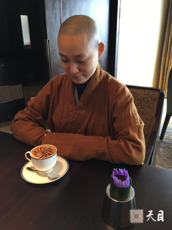 20170225-0301果实法师在常顺常意居士的护持下在杭州弘法给恩师圣观法师祈福