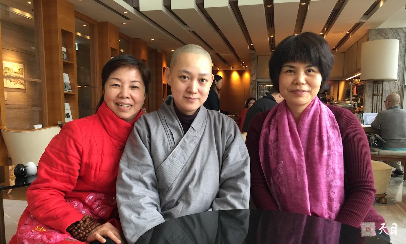 20180128果实法师和常彩常云常贤居士齐聚香港今旅豪华阁给恩师圣观法师祈福
