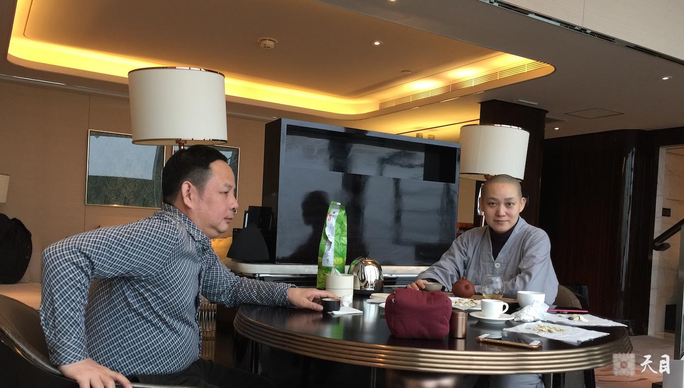 20180129果实法师和施总施明锋在深圳瑞吉100楼给恩师圣观法师祈福