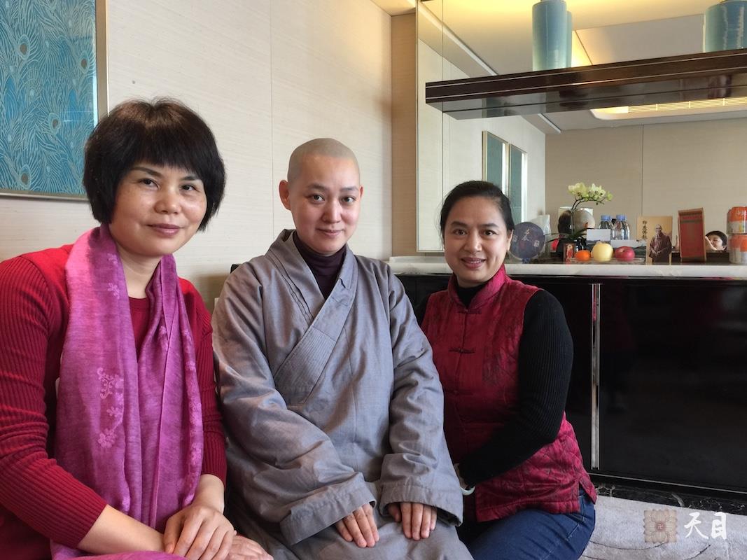 20180130果实法师和果信常彩常贤居士在深圳瑞吉给恩师圣观法师祈福2