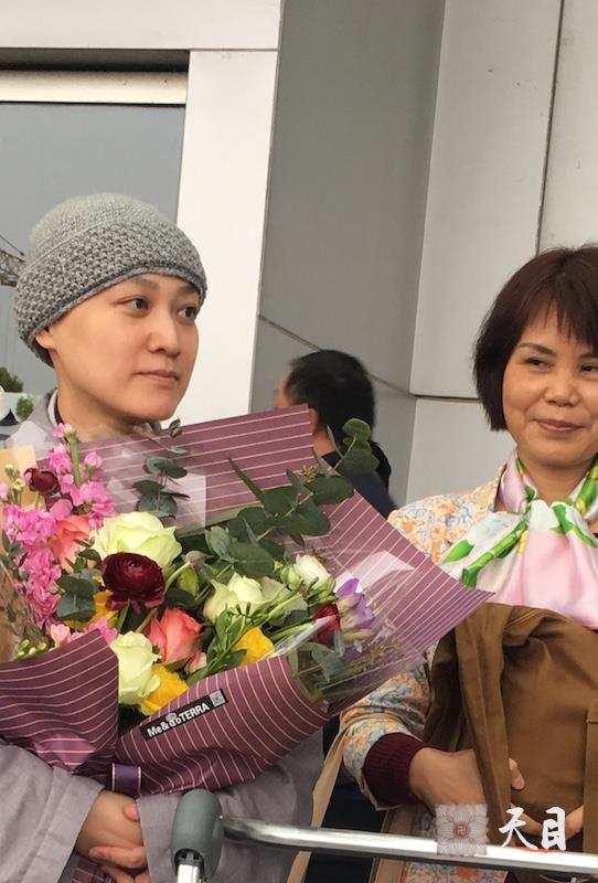 20180318果实法师和果毅常彩常顺常泰居士等在温州机场