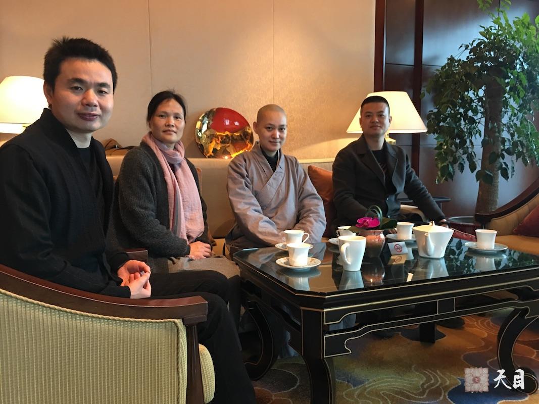 20180318果实法师在温州香格里拉与常礼常克常泰居士给恩师圣观法师祈福